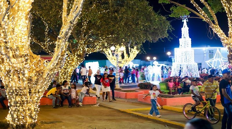 Municipio guariqueño marca inicio de Navidad con encendido de luces
